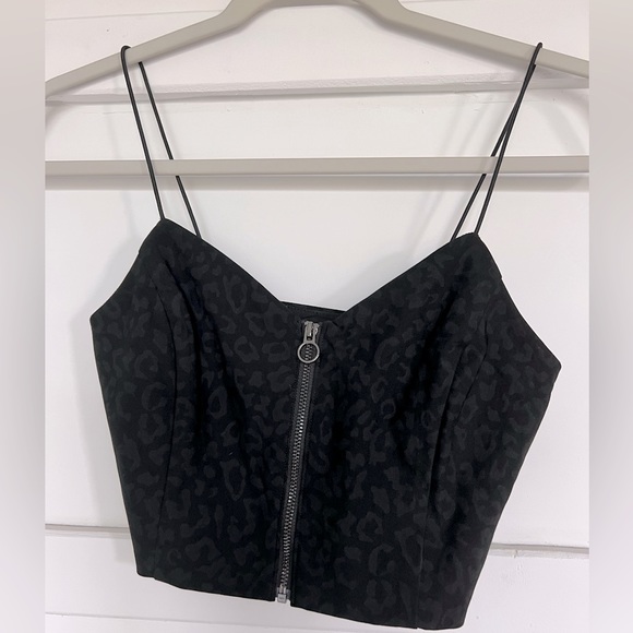 Garage crop top - Picture 1 of 3